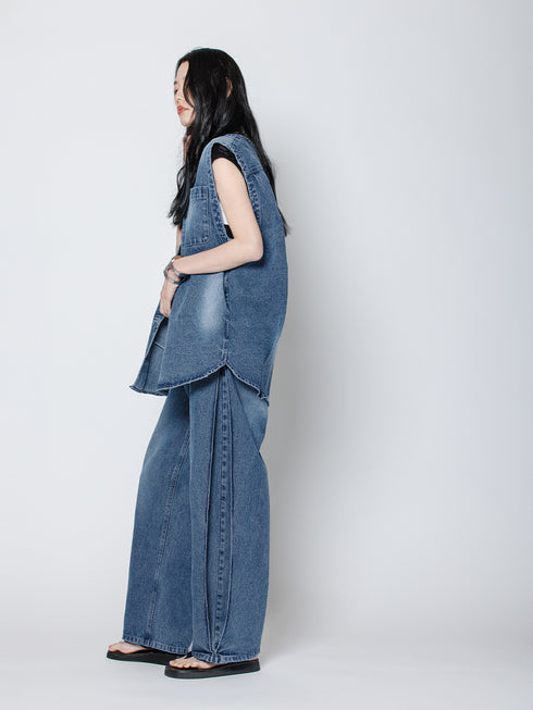 SIDE PLEATED DENIM PANTS / Y243-31045-3 /【 BLUE 】